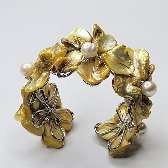 Yellow Shell and Pearl Adjustable Cuff Bracelet Bangle - NEW - Picture 1 of 13